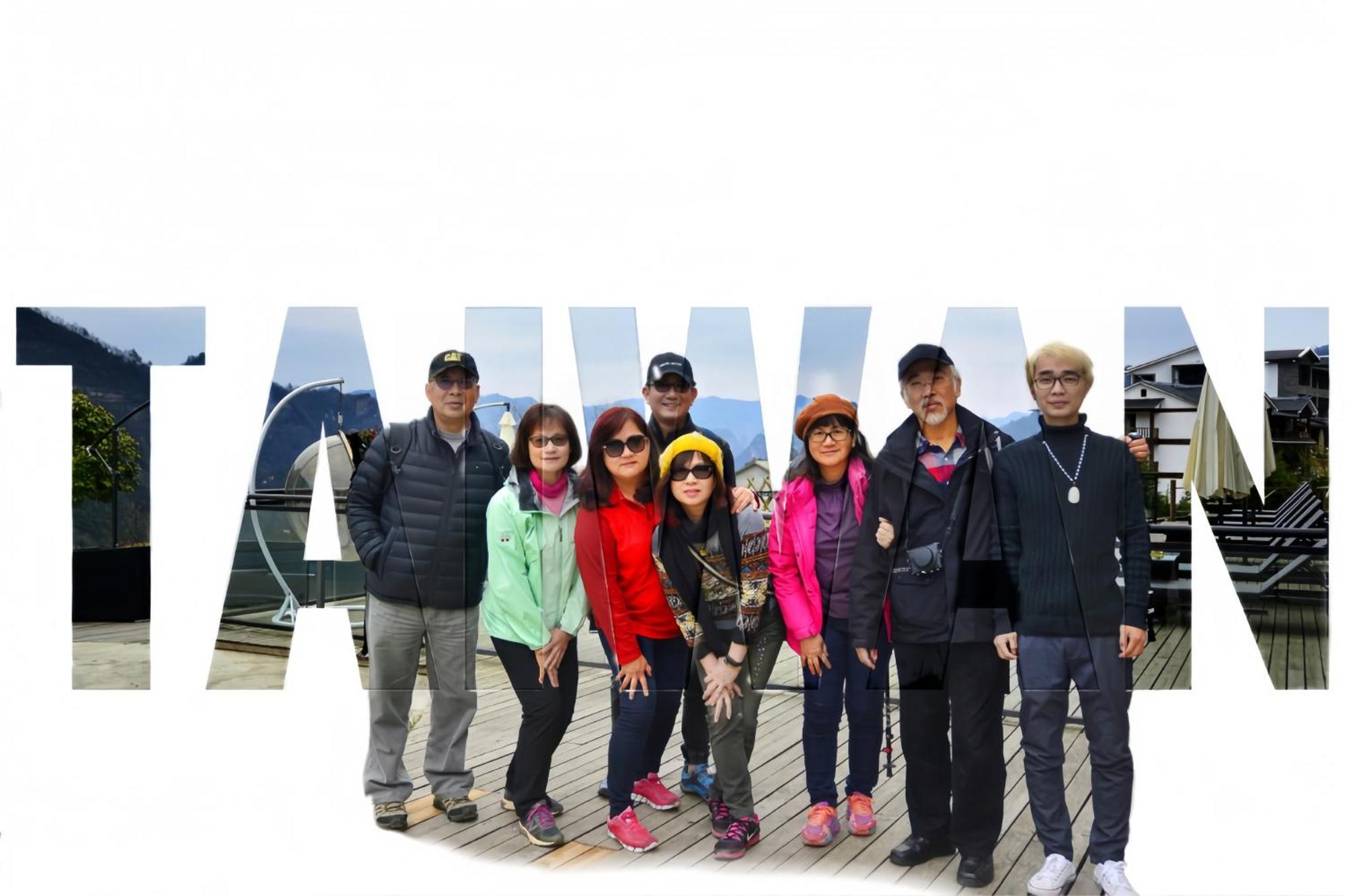 Breeze & Alley Inn--Tianmenshan Cableway-English Reception-Tourism Planing Zhangjiajie Eksteriør billede